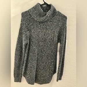 Abercrombie size medium turtle neck sweater